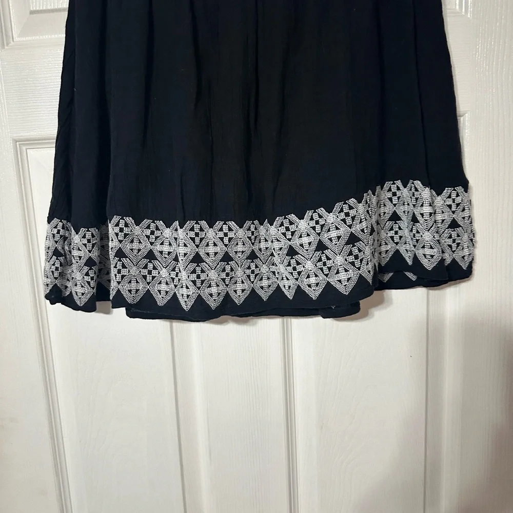 NWT Old Navy Black Skater Mini Skirt with Pleated Embellishments - Picture 3 of 13